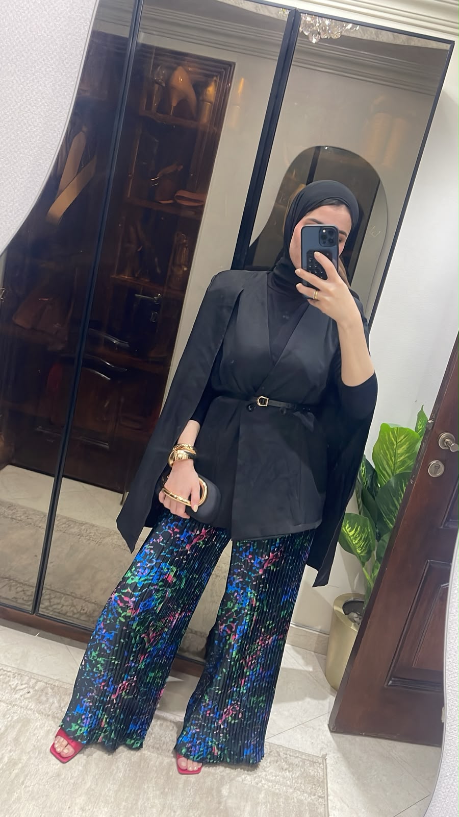 Printed pleated pants