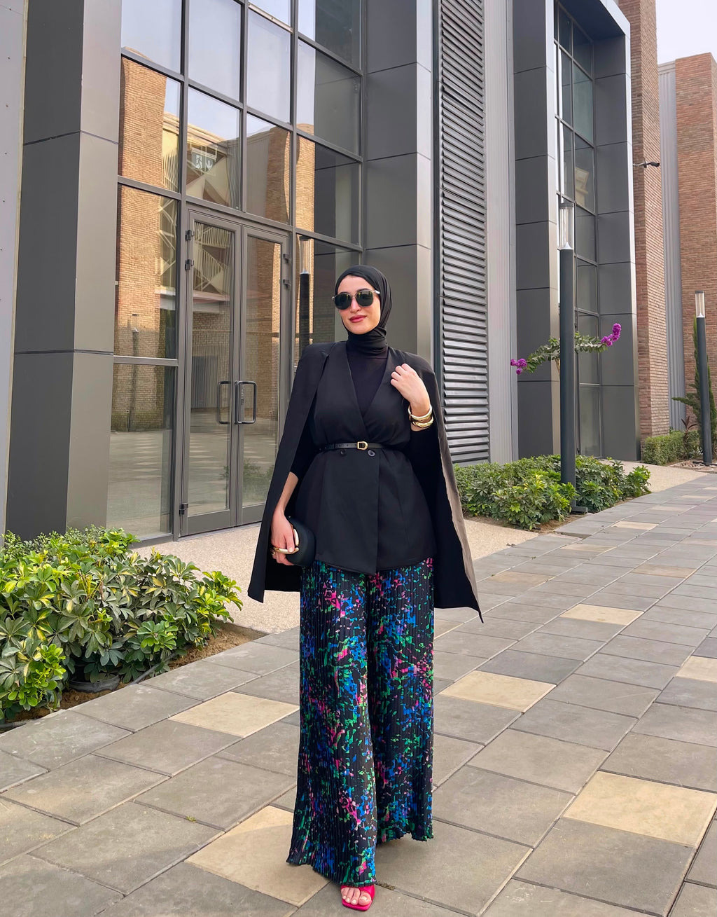 Printed pleated pants