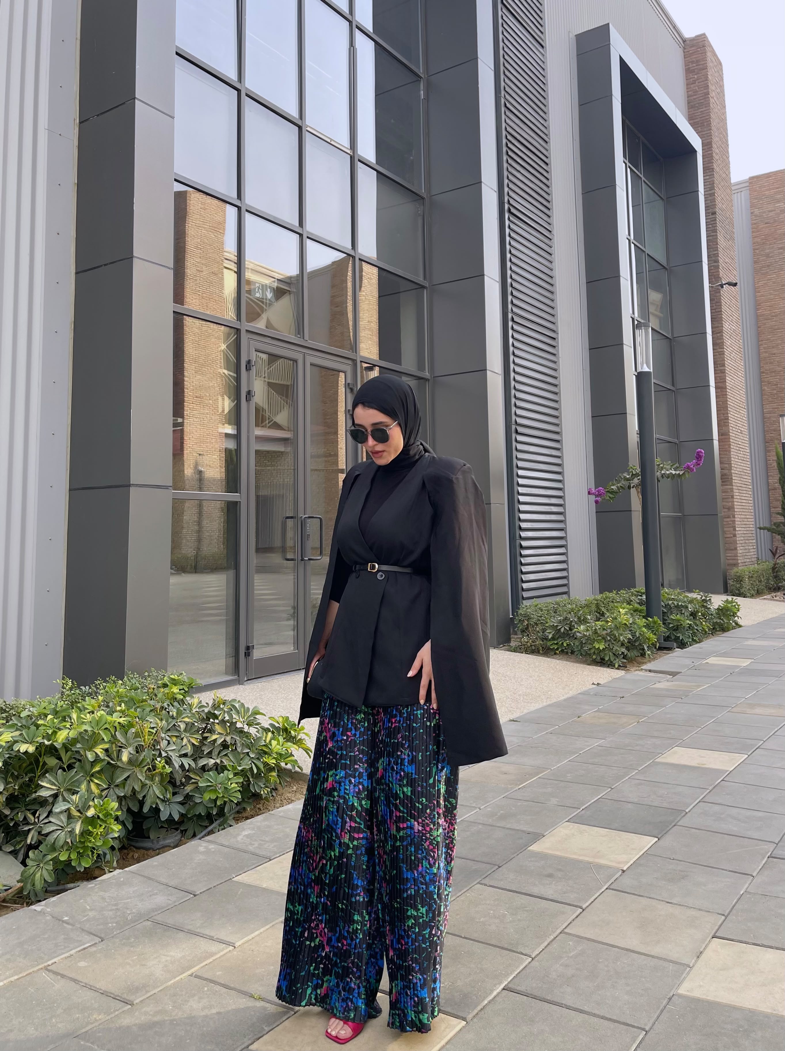 Printed pleated pants